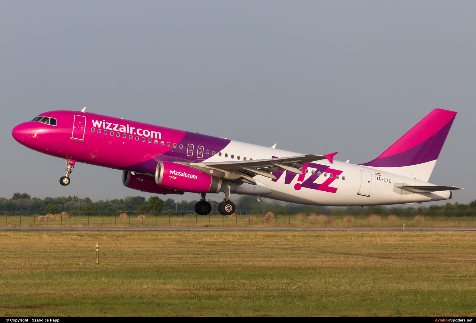 Wizz Air  -  A320-232  (HA-LYU) By Szabolcs Papp (mr.szabi)