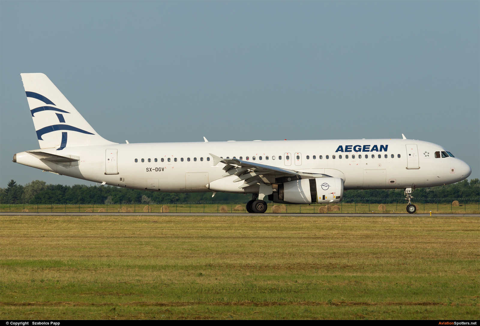 Aegean Airlines  -  A320-232  (SX-DGV) By Szabolcs Papp (mr.szabi)