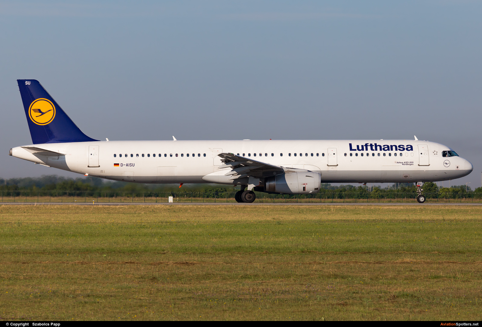 Lufthansa  -  A321-231  (D-AISU) By Szabolcs Papp (mr.szabi)