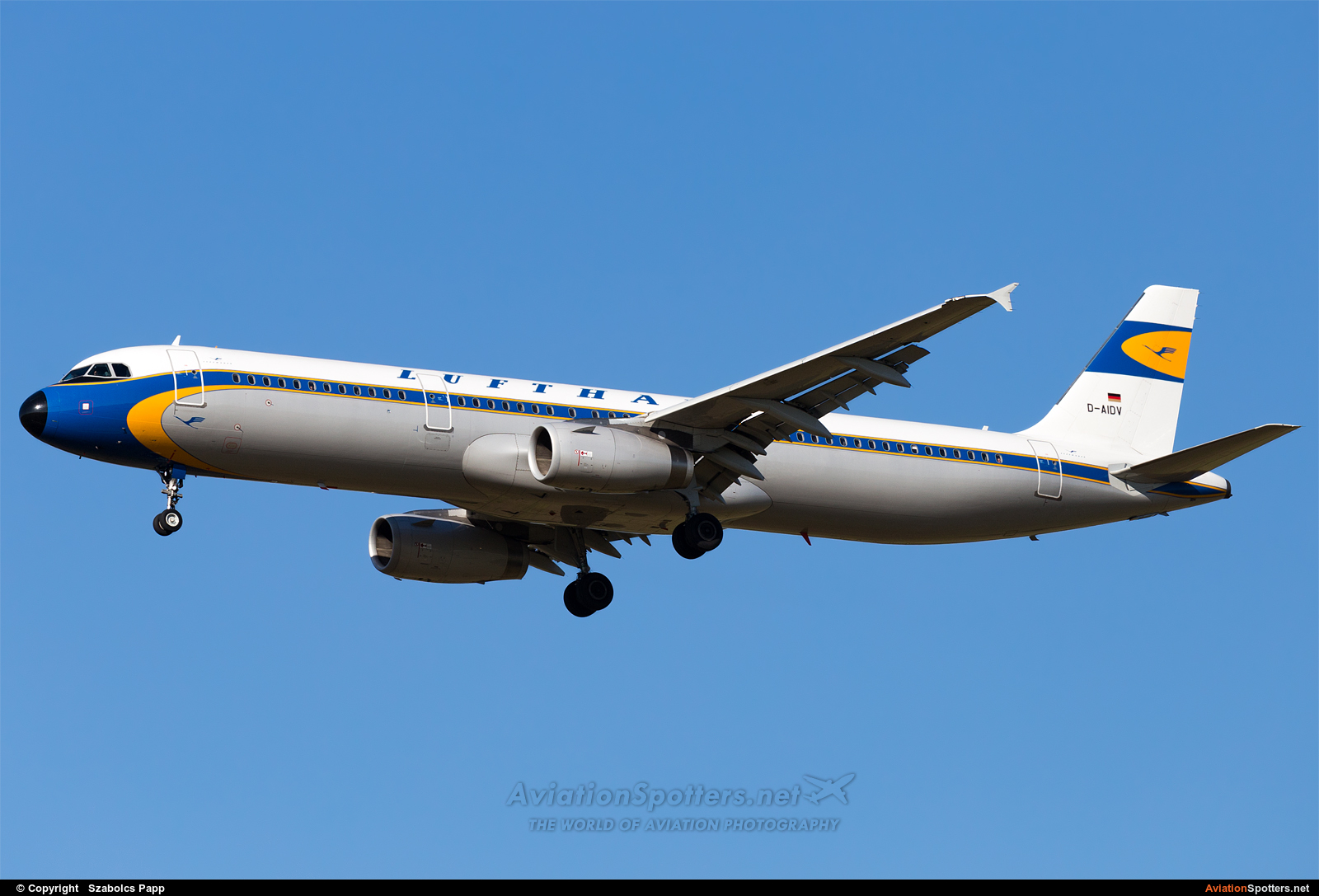 Lufthansa  -  A321-231  (D-AIDV) By Szabolcs Papp (mr.szabi)