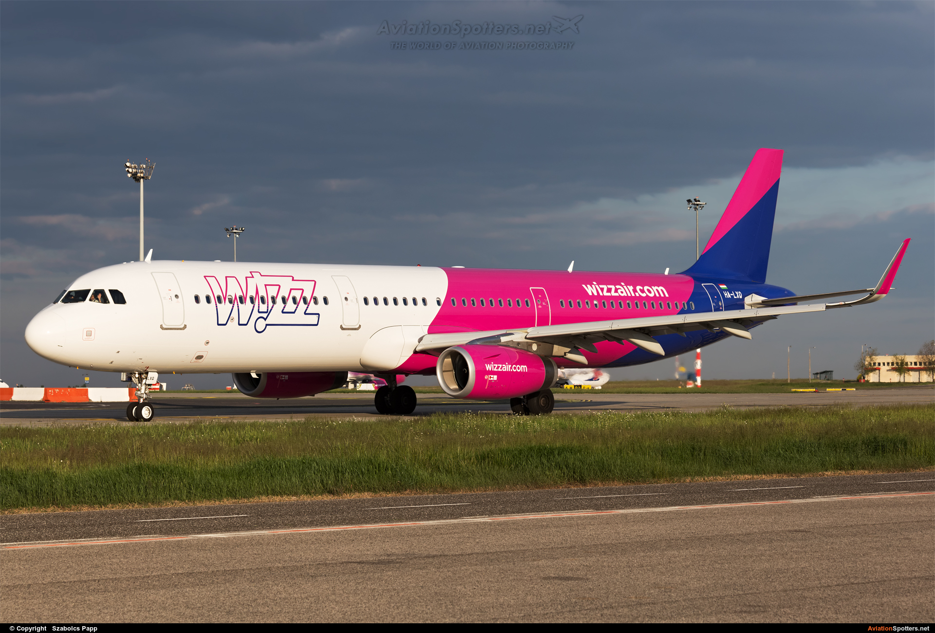 Wizz Air  -  A321-231  (HA-LXQ) By Szabolcs Papp (mr.szabi)