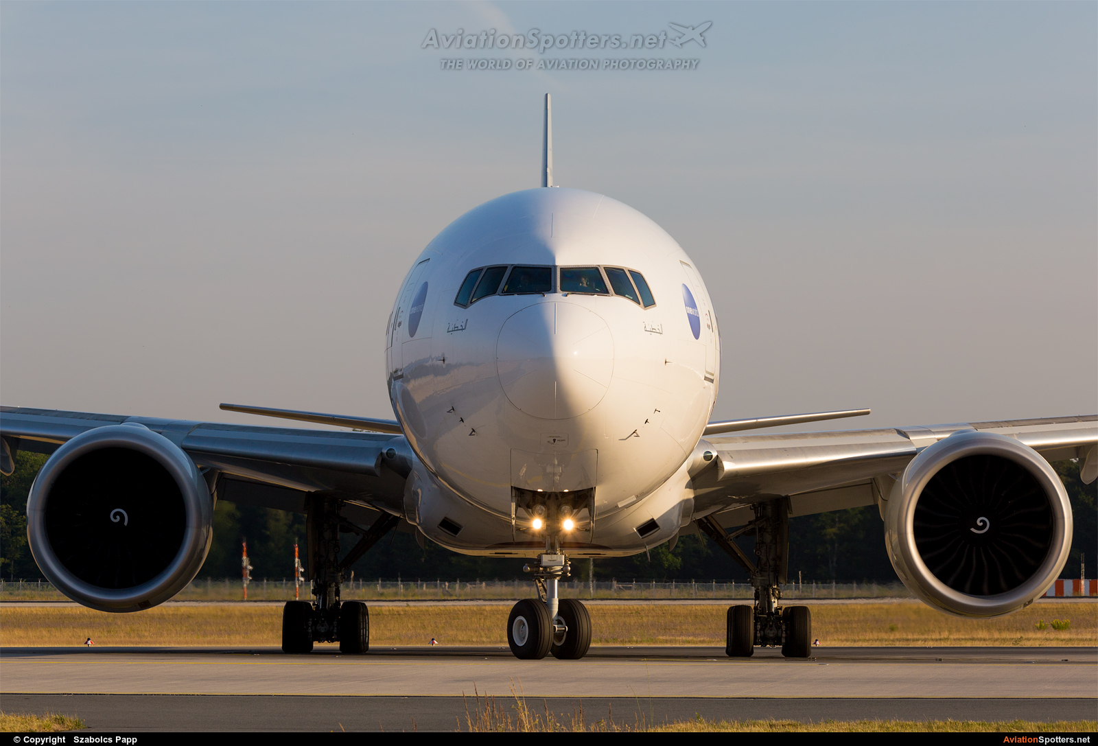 Qatar Airways  -  777-300ER  (A7-BAA) By Szabolcs Papp (mr.szabi)