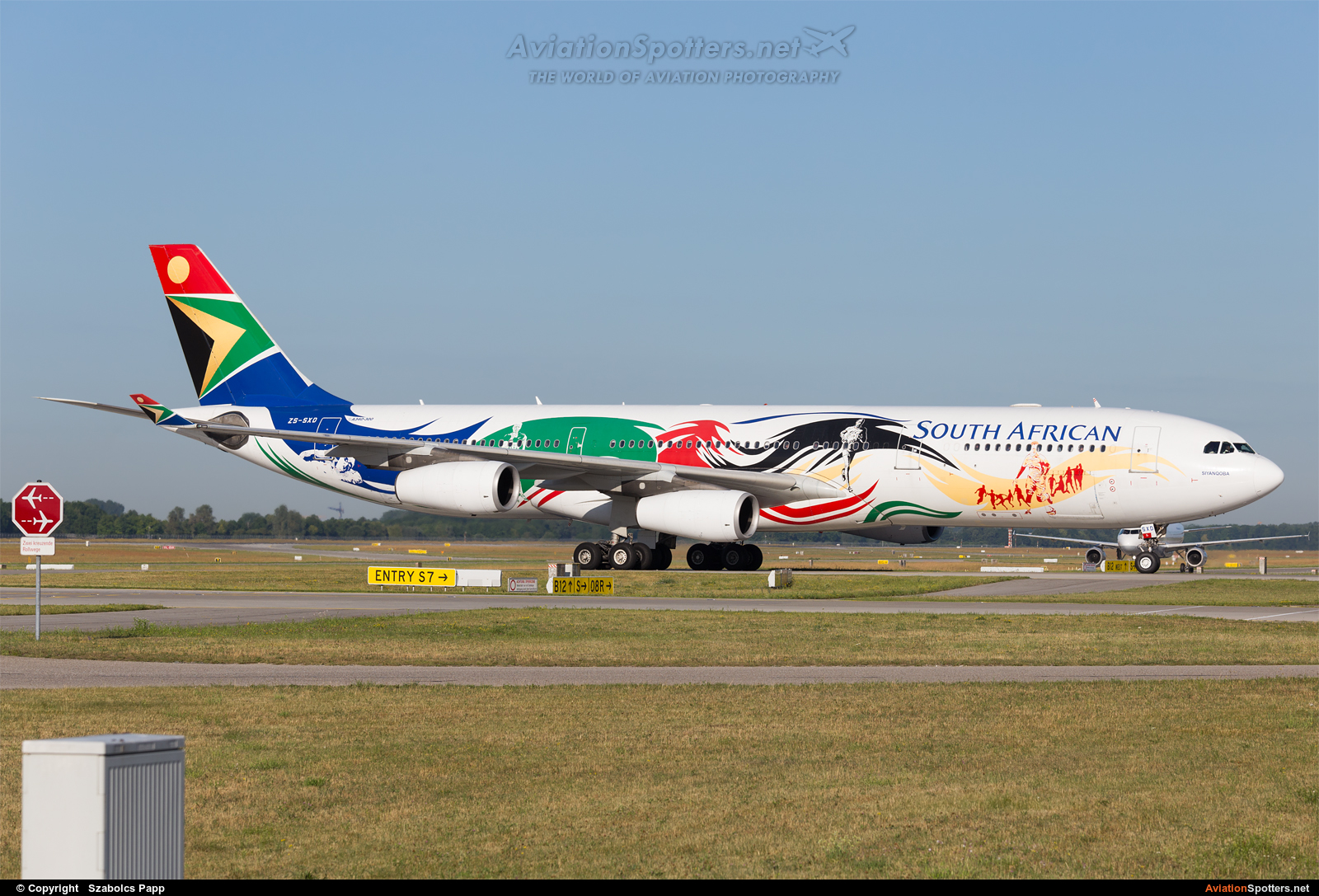 South African Airways  -  A340-300  (ZS-SXD) By Szabolcs Papp (mr.szabi)