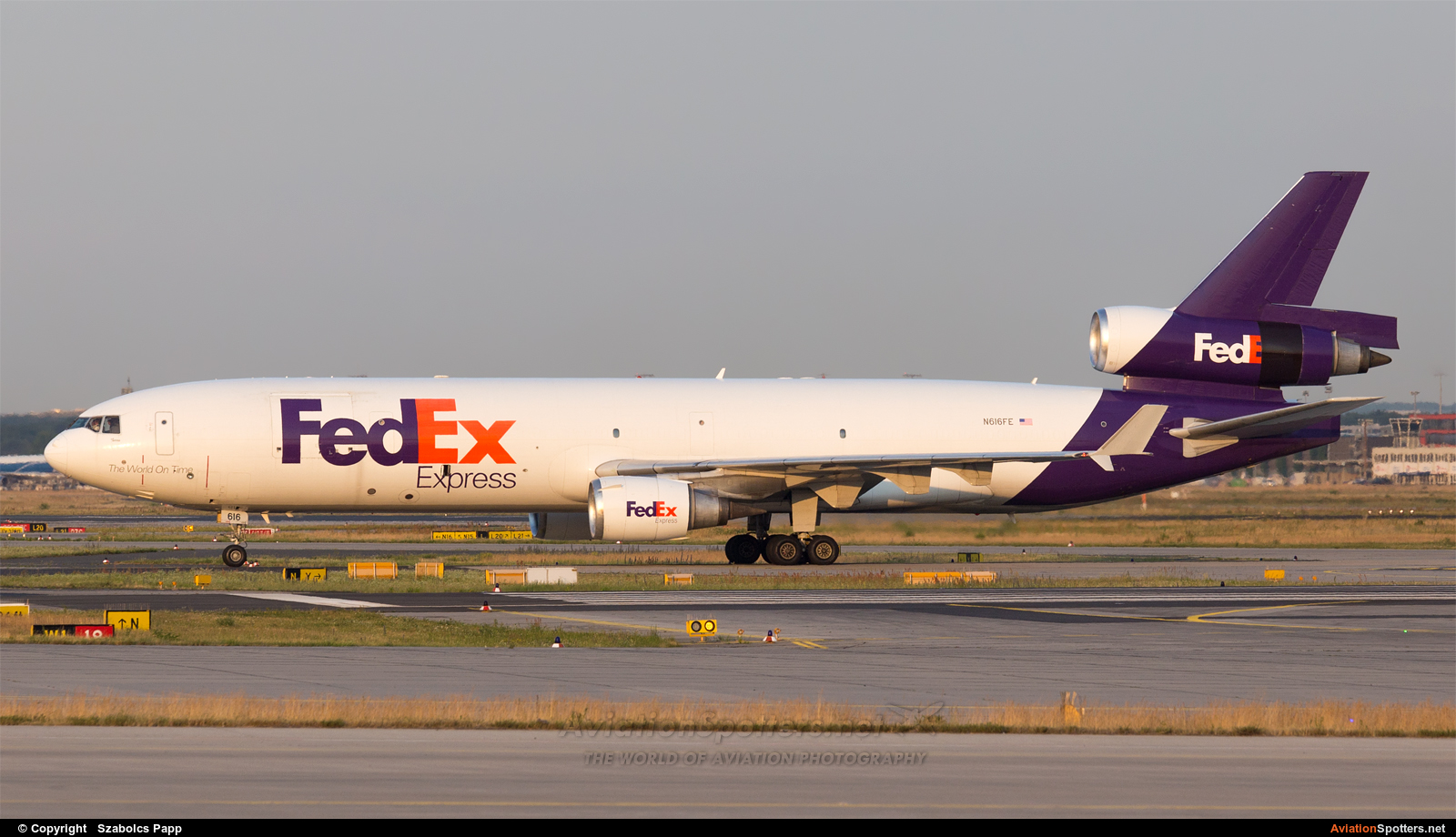 FedEx Federal Express  -  MD-11F  (N616FE) By Szabolcs Papp (mr.szabi)