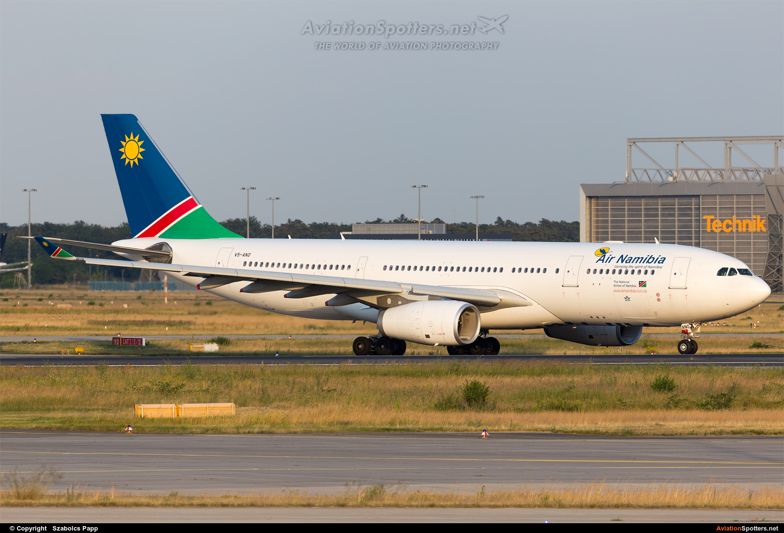Air Namibia  -  A330-243  (V5-ANO) By Szabolcs Papp (mr.szabi)
