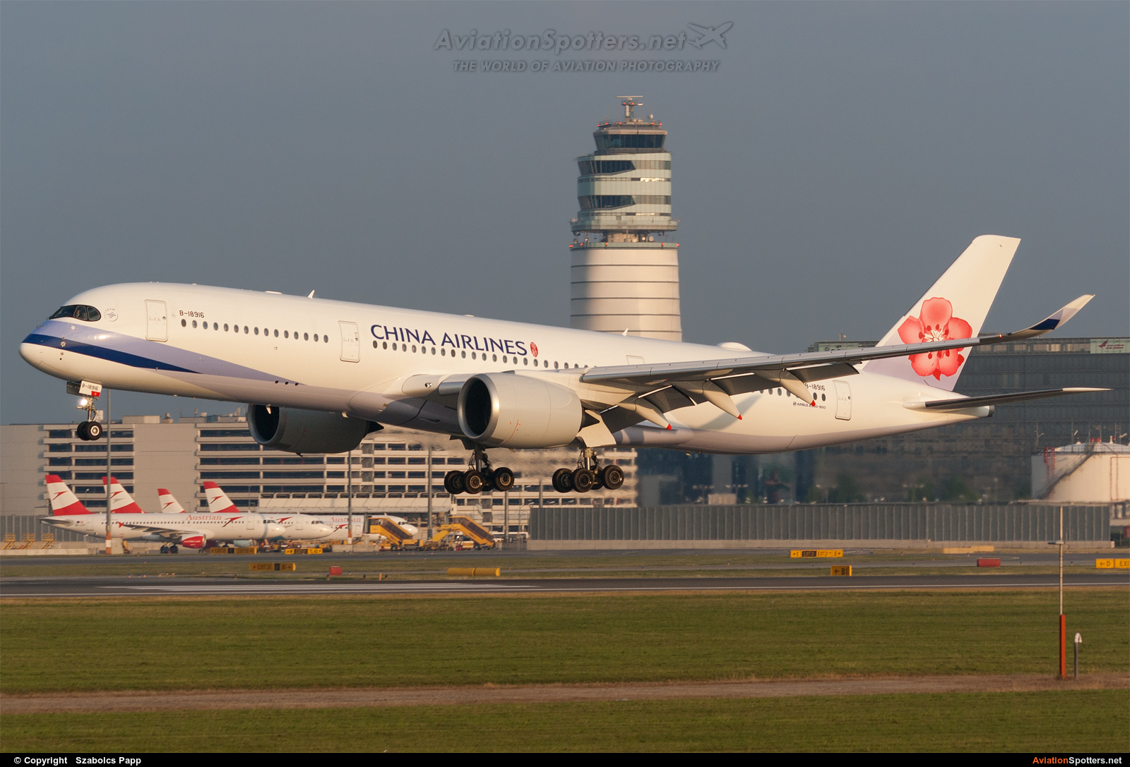 China Airlines  -  A350-900  (B-18916) By Szabolcs Papp (mr.szabi)