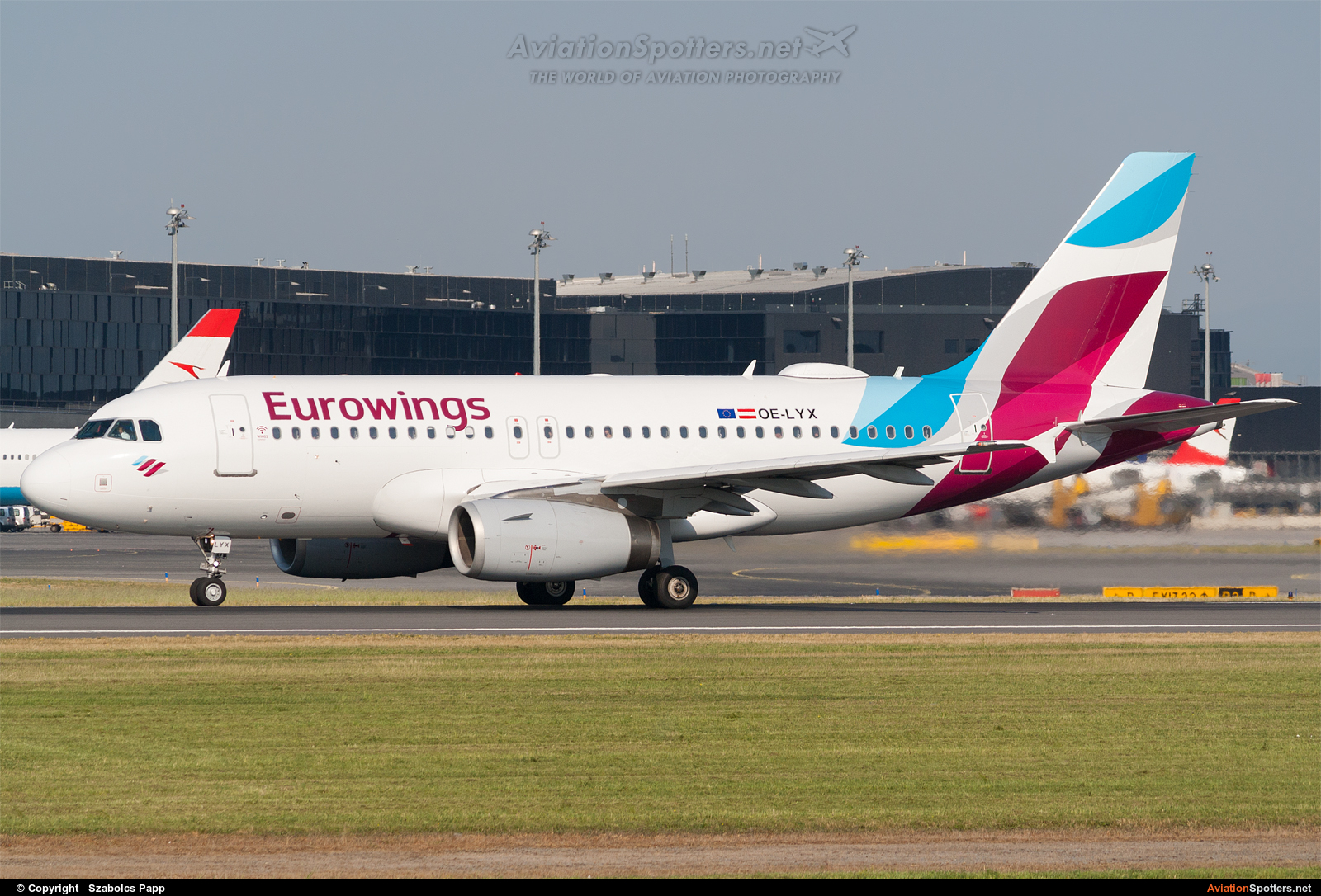 Eurowings  -  A319-132  (OE-LYX) By Szabolcs Papp (mr.szabi)