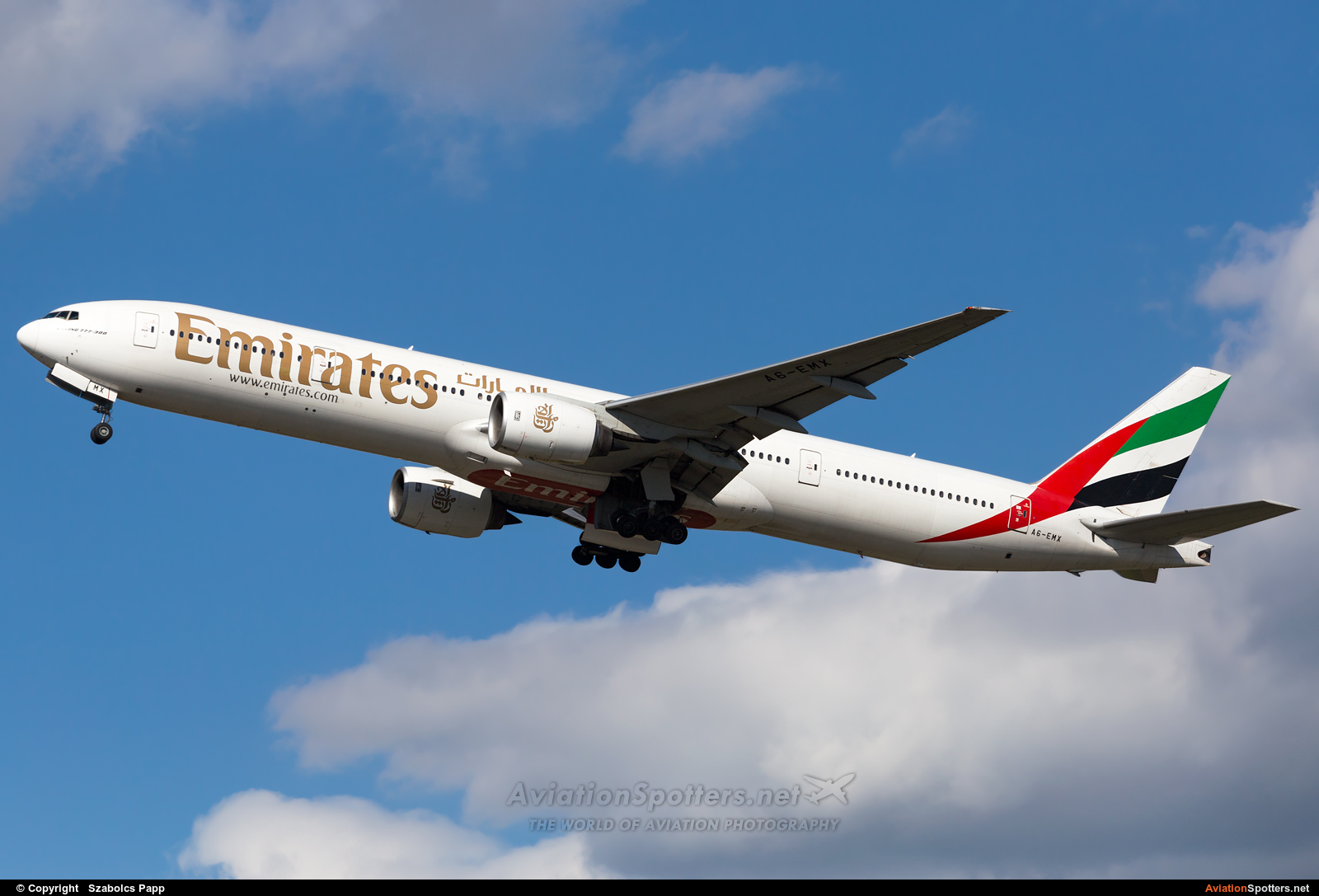 Emirates Airlines  -  777-300  (A6-EMX) By Szabolcs Papp (mr.szabi)