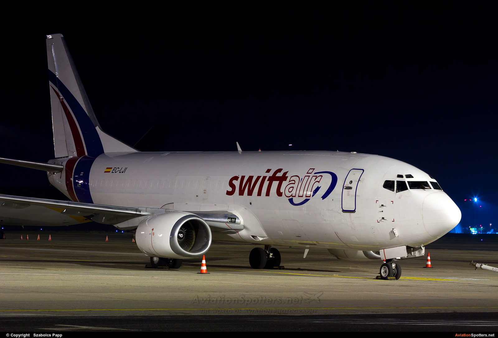 Swiftair  -  737-300F  (EC-LJI) By Szabolcs Papp (mr.szabi)