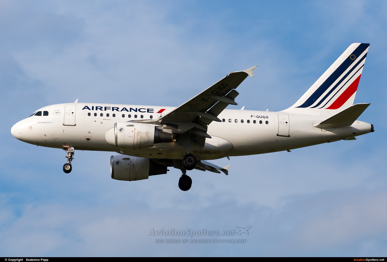 Air France  -  A318  (F-GUGO) By Szabolcs Papp (mr.szabi)