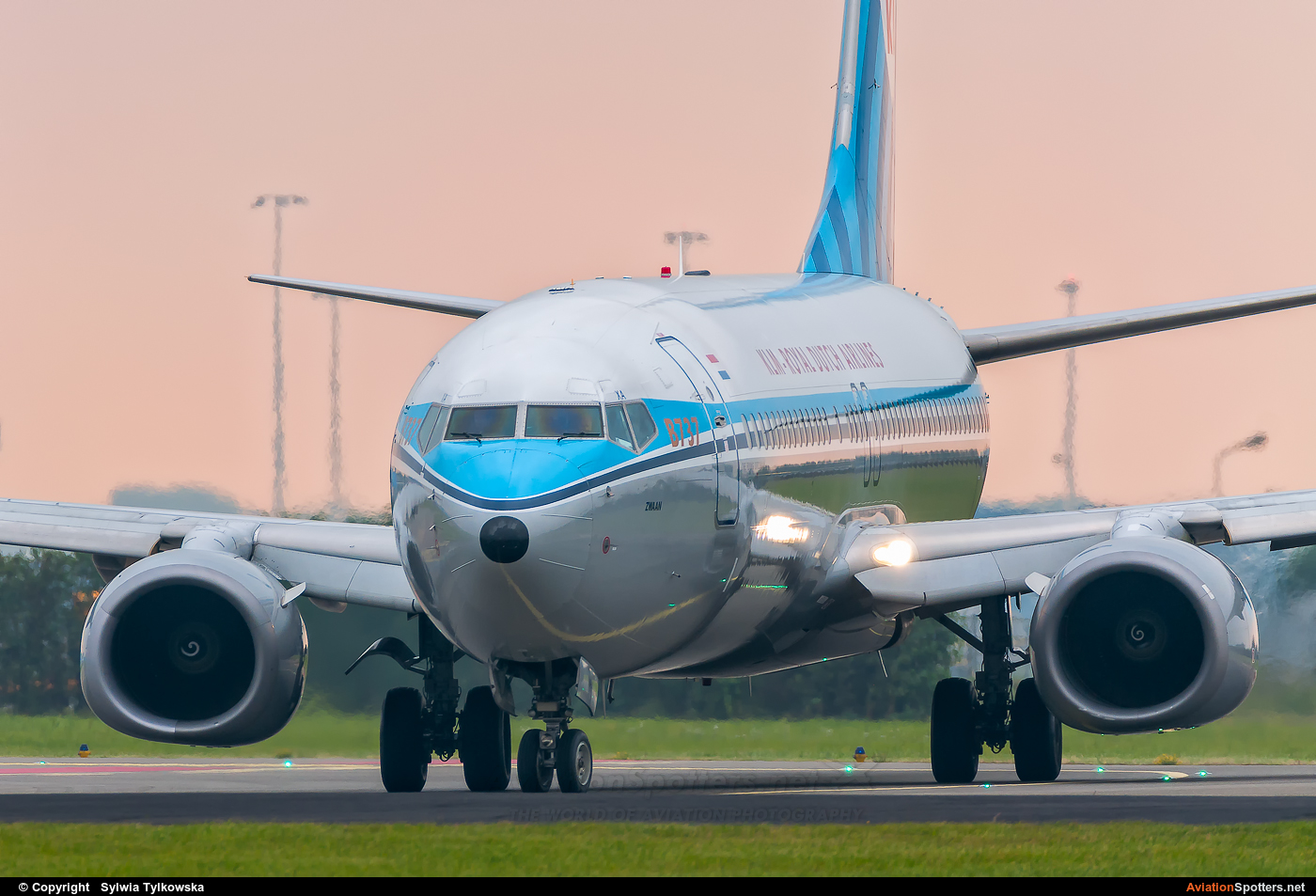 KLM  -  737-800  (PH-BXA) By Sylwia Tylkowska (aviro)