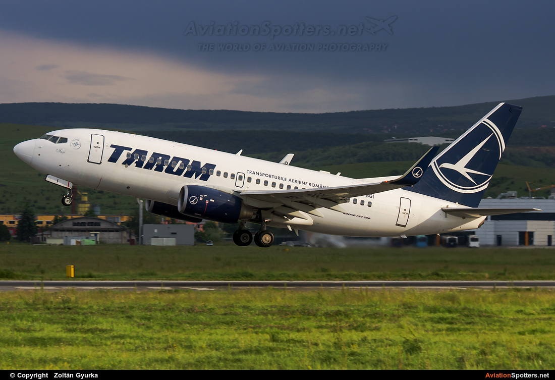 Tarom  -  737-700  (YR-BGI) By Zoltán Gyurka (Zoltan97)