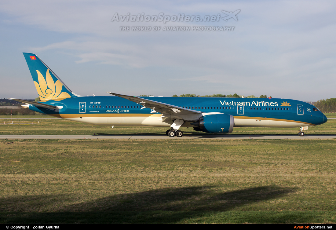 Vietnam Airlines  -  787-9 Dreamliner  (VN-A868) By Zoltán Gyurka (Zoltan97)