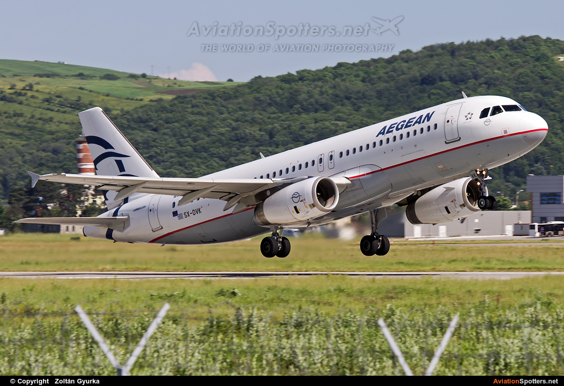 Aegean Airlines  -  A320-232  (SX-DVK) By Zoltán Gyurka (Zoltan97)