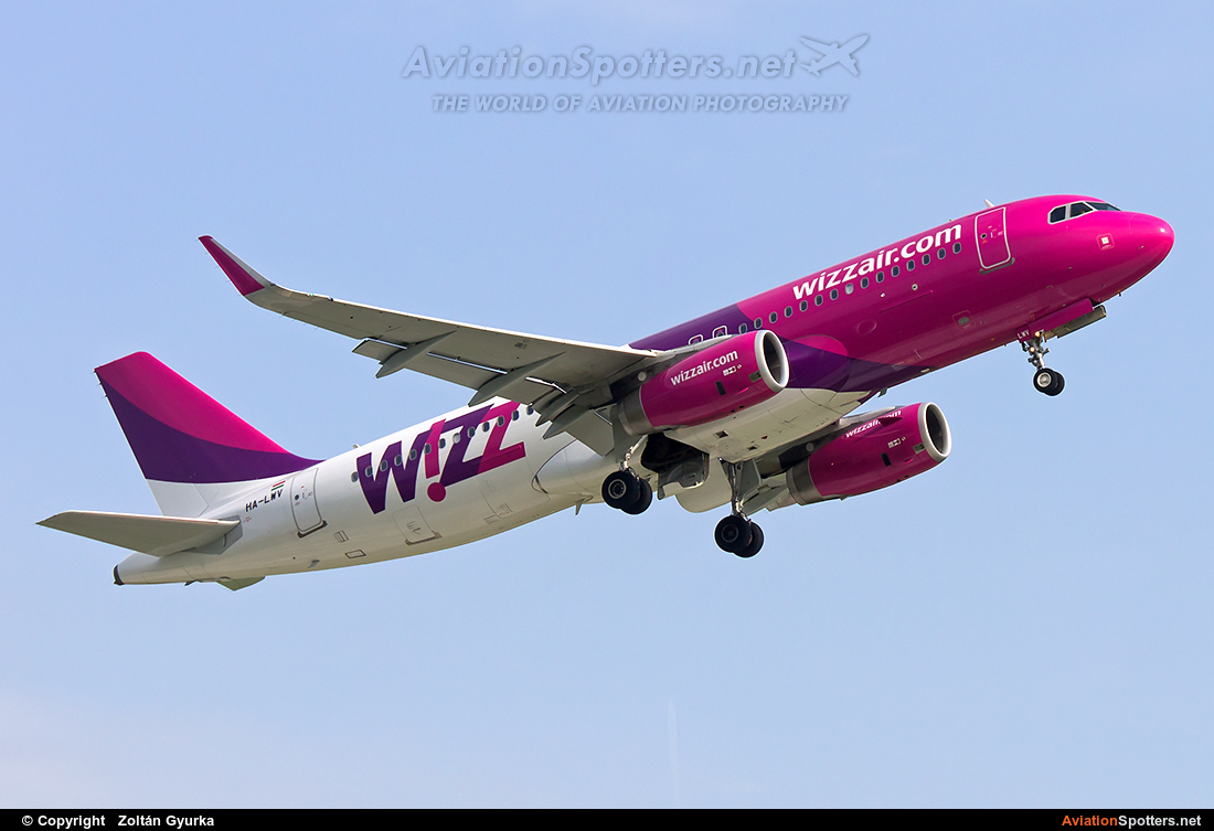 Wizz Air  -  A320-232  (HA-LWV) By Zoltán Gyurka (Zoltan97)