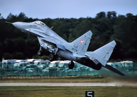 Mikoyan-Gurevich - MiG-29B (04) - Paultojo