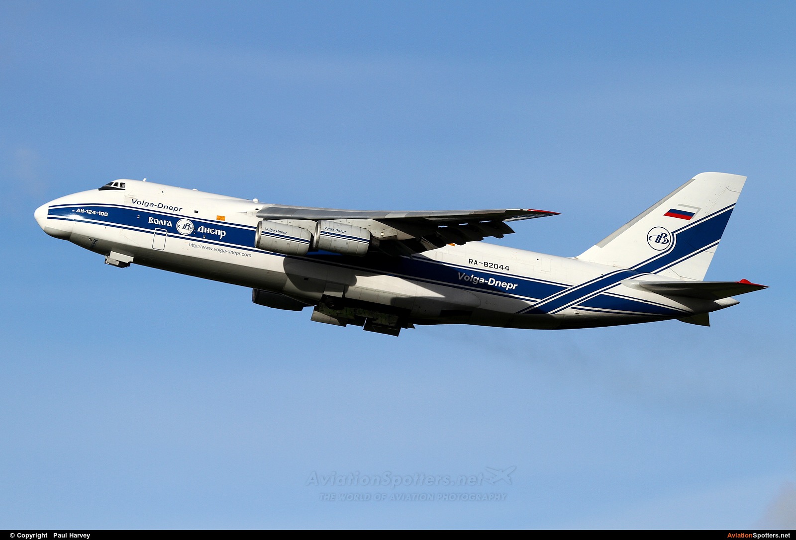 Volga-Dnepr Airlines  -  An-124  (RA-82044) By Paul Harvey (Paultojo)