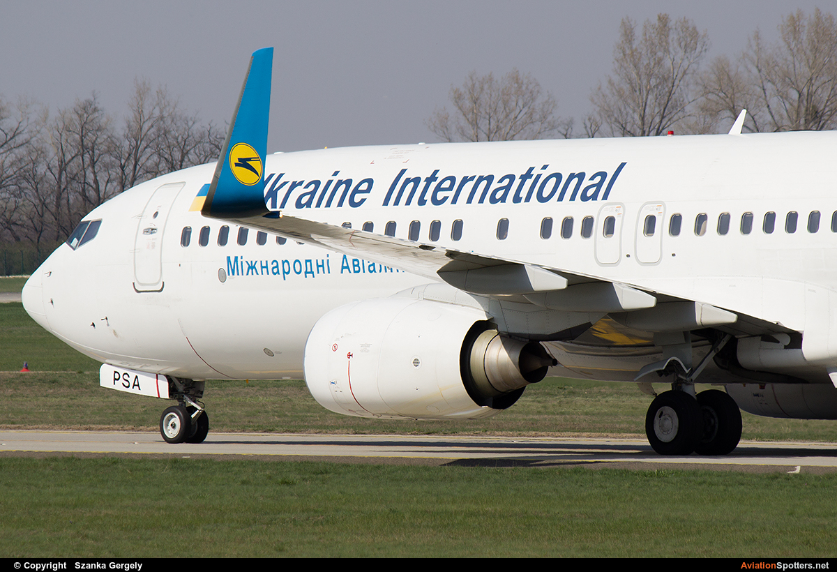 Ukraine International Airlines  -  737-800  (UR-PSA) By Szanka Gergely (TaxisGeri)