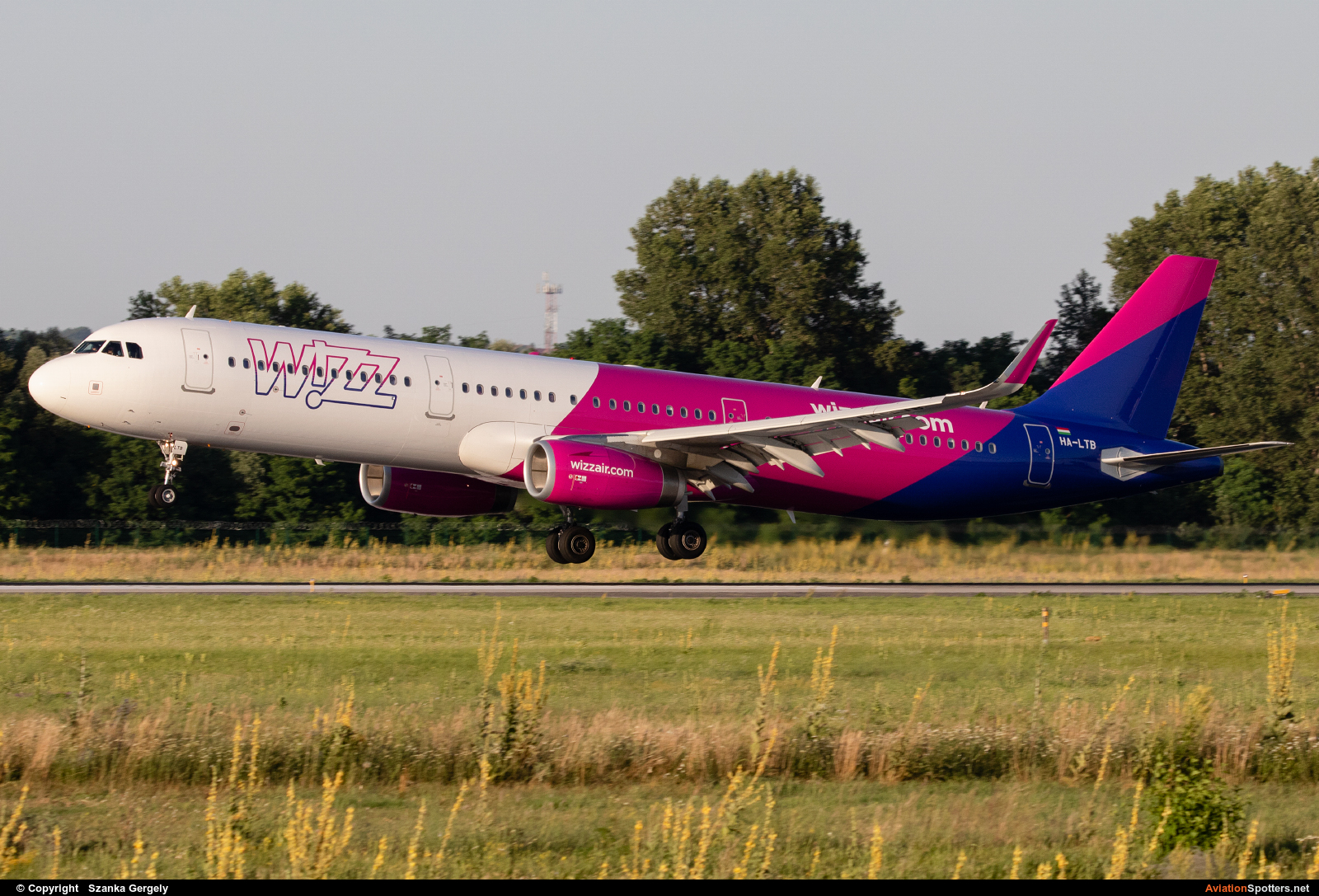 Wizz Air  -  A321-231  (HA-LTB) By Szanka Gergely (TaxisGeri)