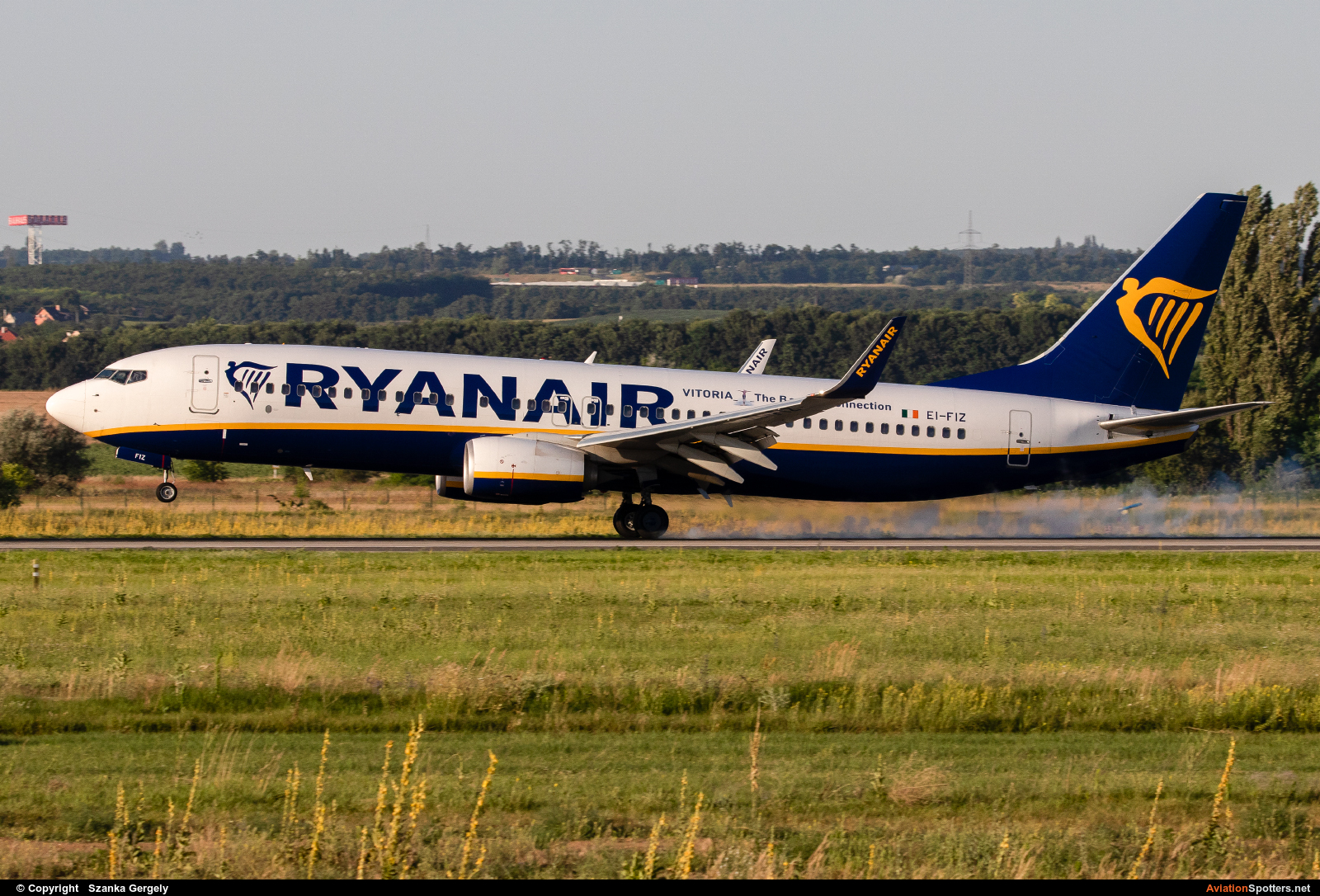 Ryanair  -  737-8AS  (EI-FIZ) By Szanka Gergely (TaxisGeri)