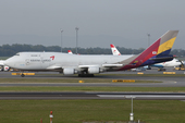 Boeing - 747-400F (HL7415) By András Soós