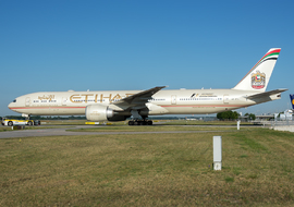 Boeing - 777-300ER (A6-ETL) - sas1965