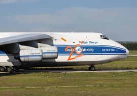 Antonov - An-124 (RA-82042) - sas1965