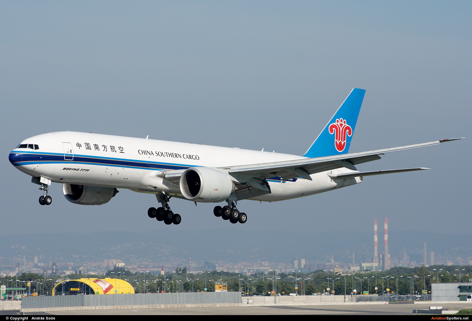 China Southern Airlines Cargo  -  777-F1B  (B-2081) By András Soós (sas1965)