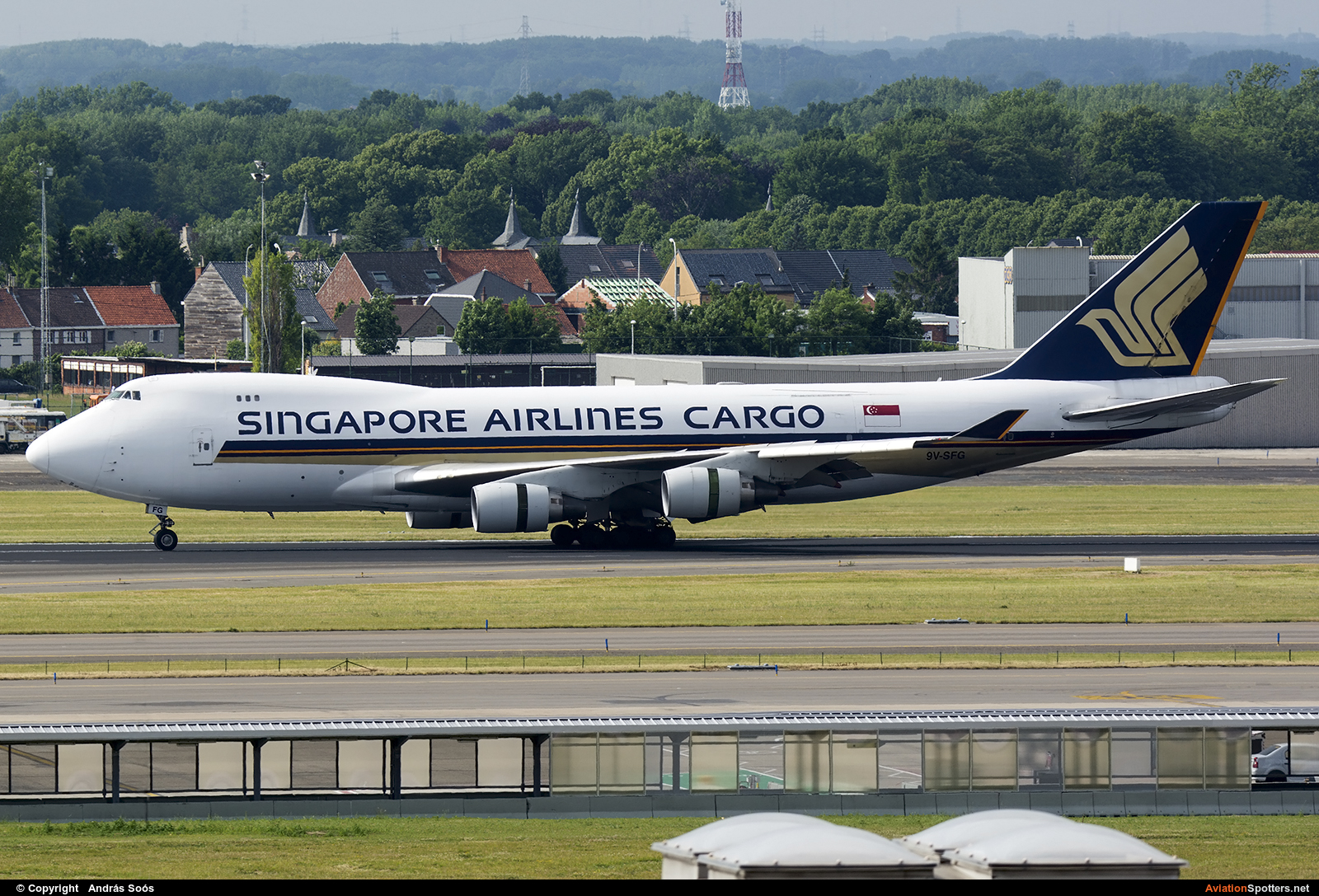 Singapore Airlines Cargo  -  747-412  (9V-SFG) By András Soós (sas1965)