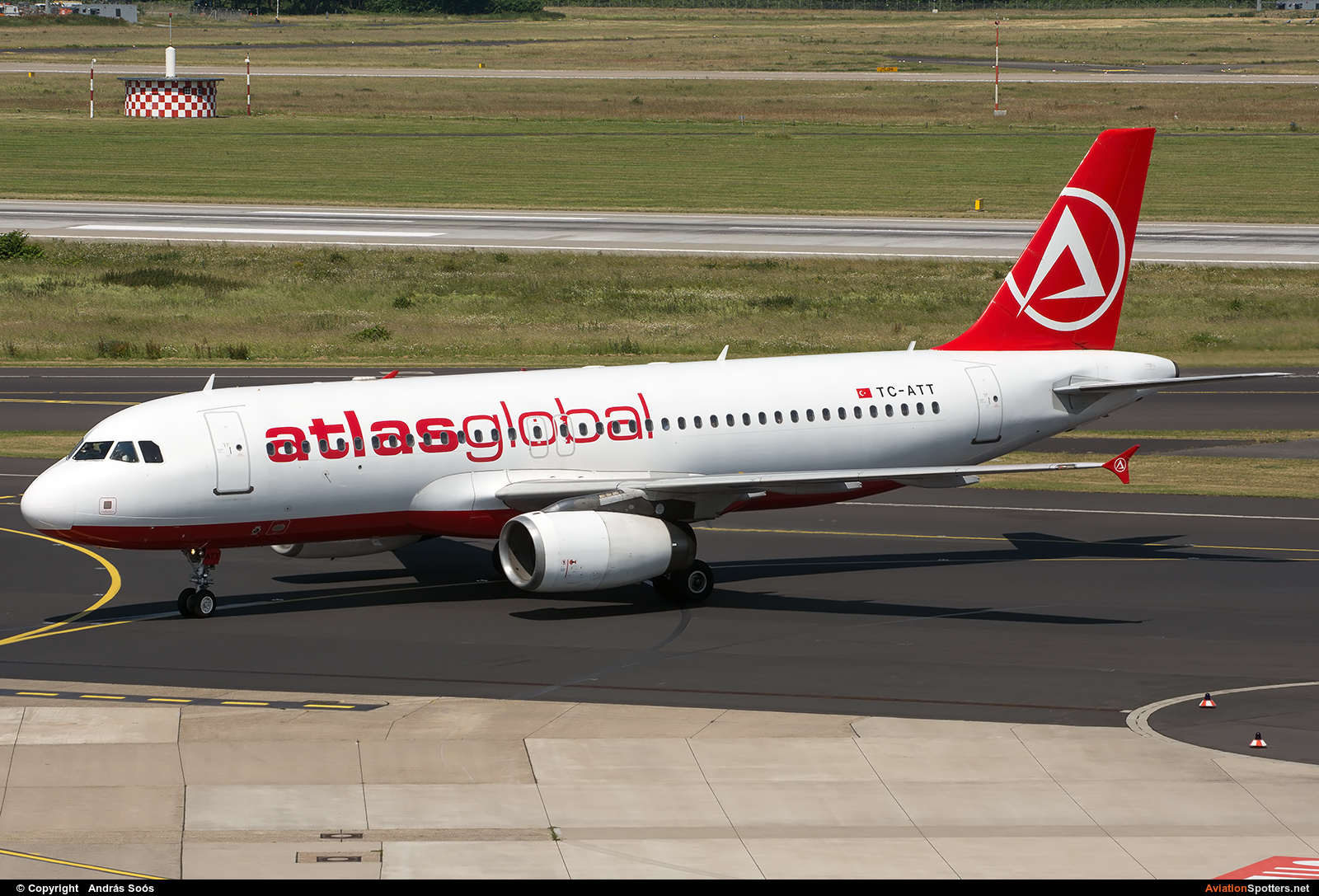 Atlasjet Airlines  -  A320-233  (TC-ATT) By András Soós (sas1965)