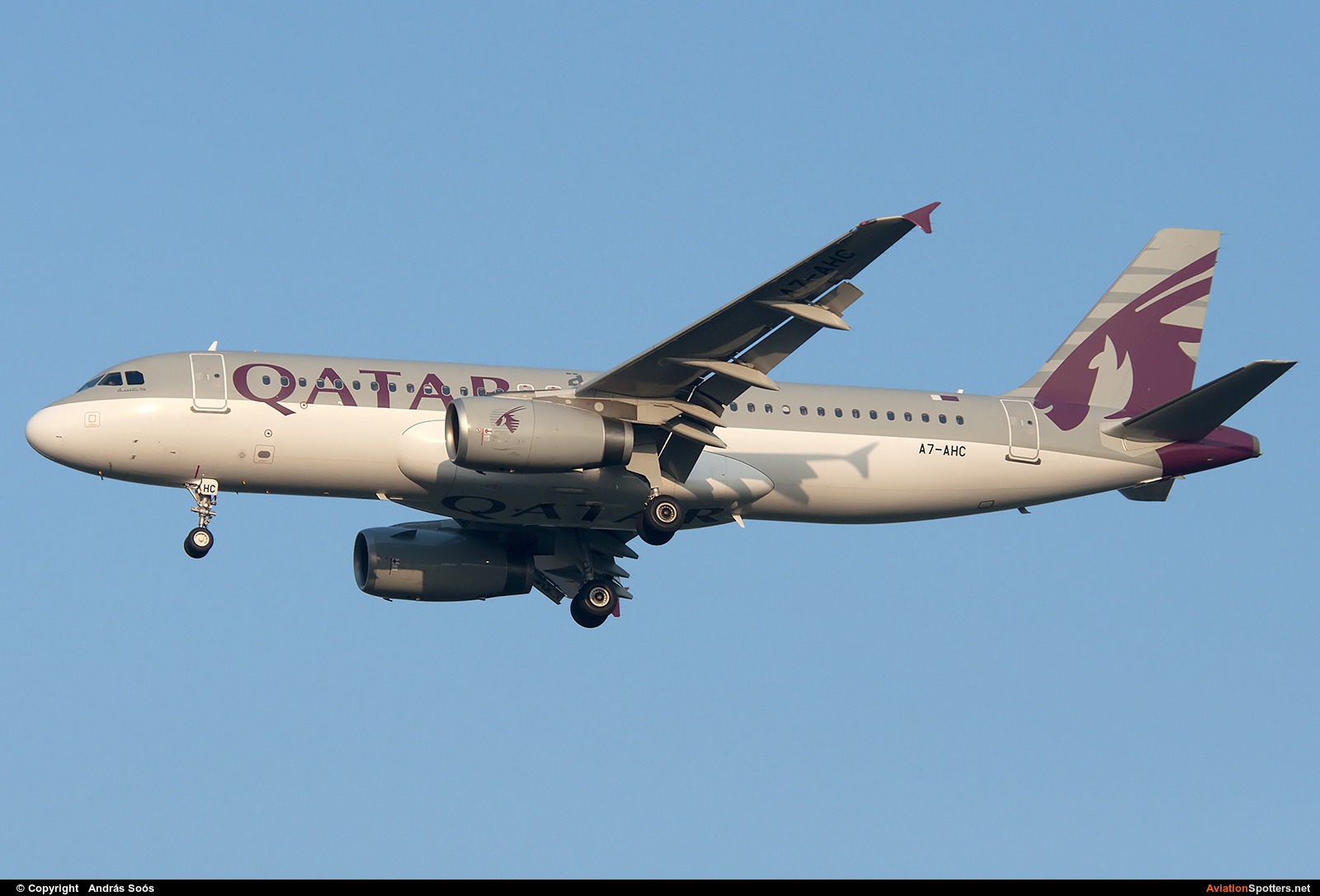 Qatar Airways  -  A320  (A7-AHC) By András Soós (sas1965)