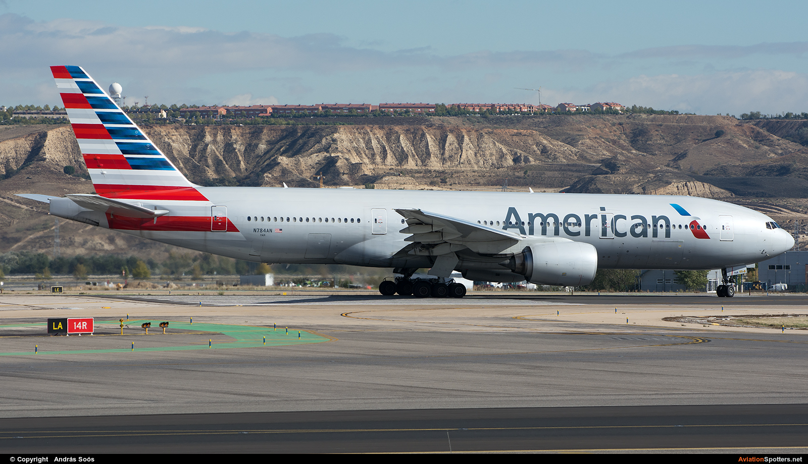 American Airlines  -  777-200ER  (N784AN) By András Soós (sas1965)
