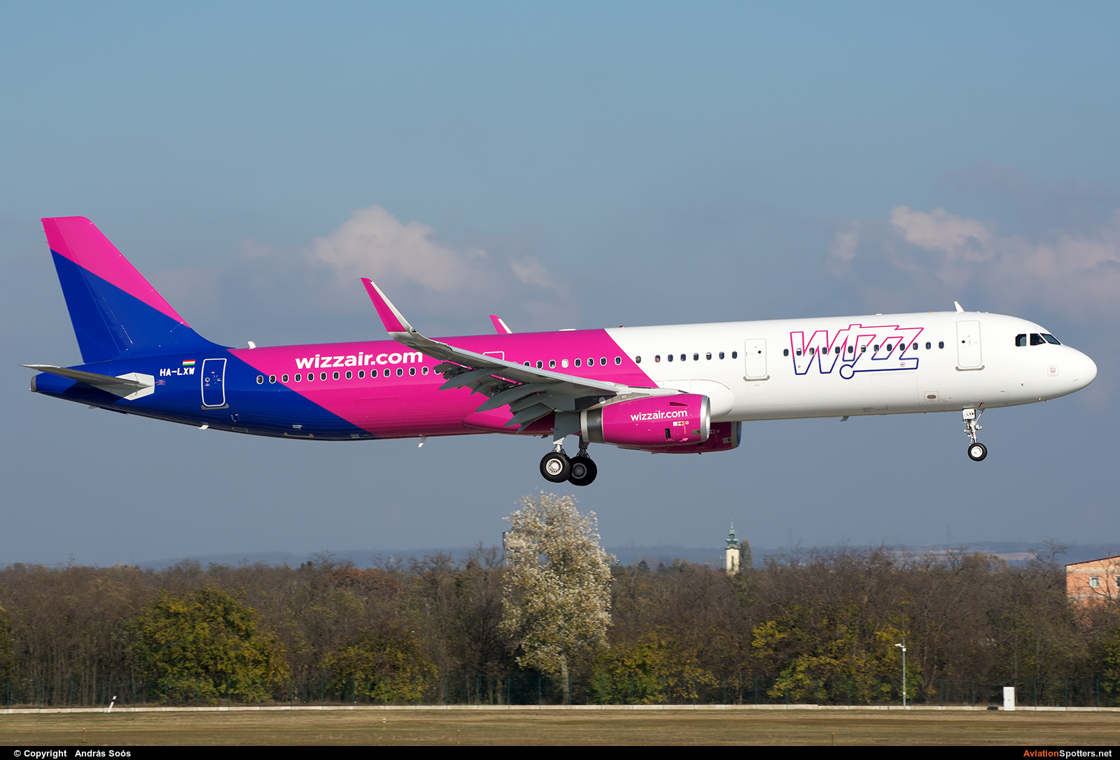 Wizz Air  -  A321-231  (HA-LXW) By András Soós (sas1965)