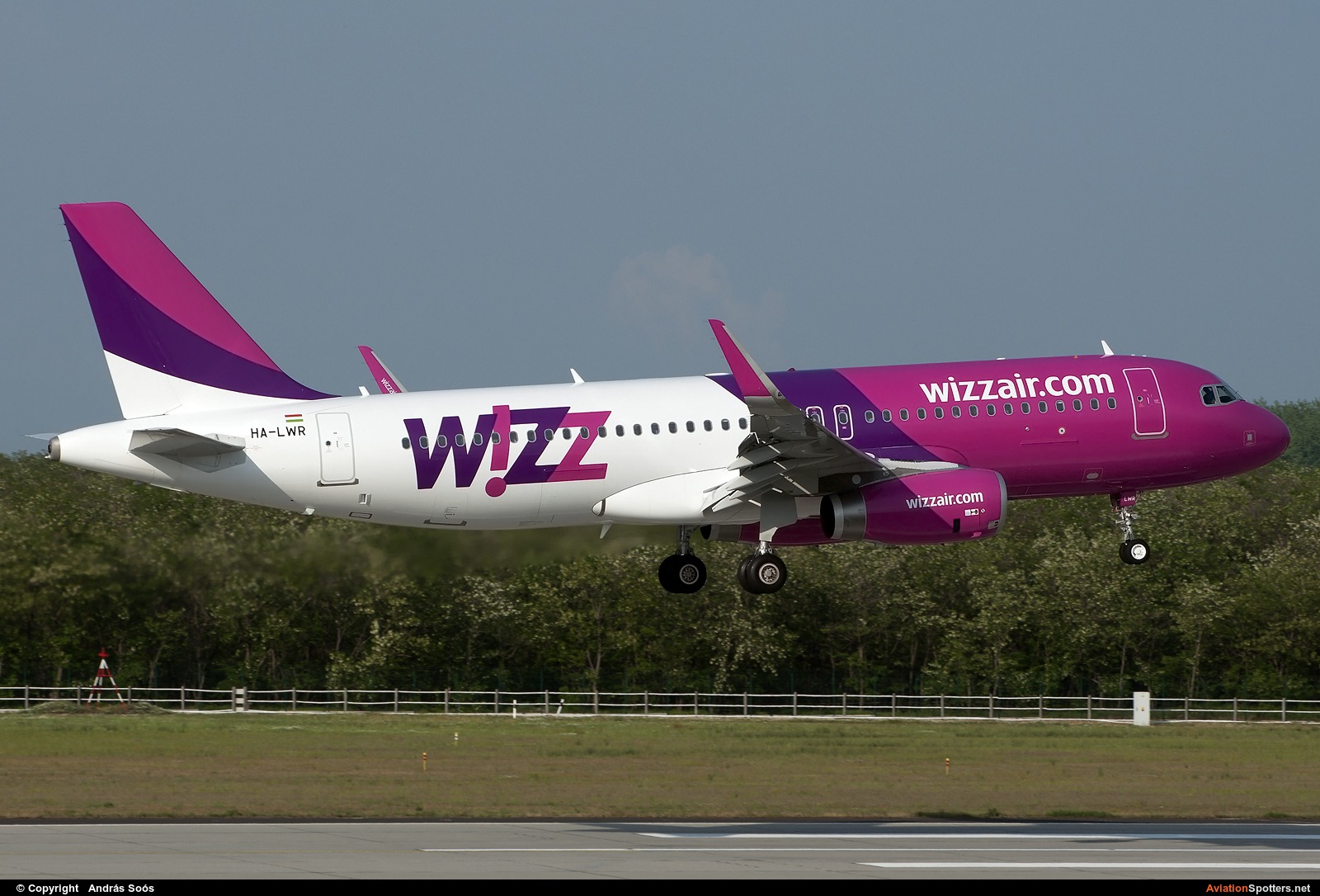 Wizz Air  -  A320  (HA-LWR) By András Soós (sas1965)