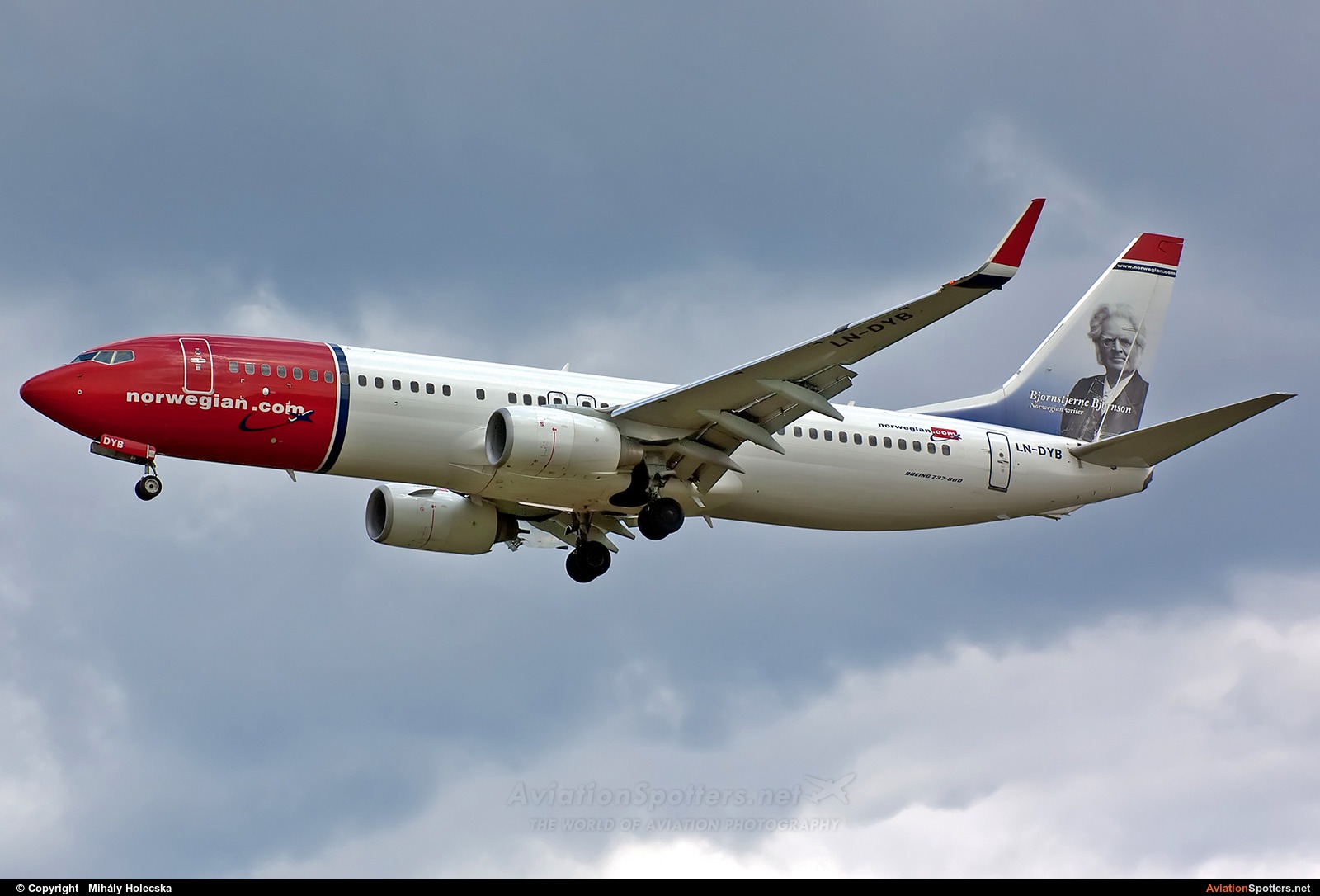 Norwegian Air Shuttle  -  737-800 BBJ  (LN-DYB) By Mihály Holecska (Misixx)