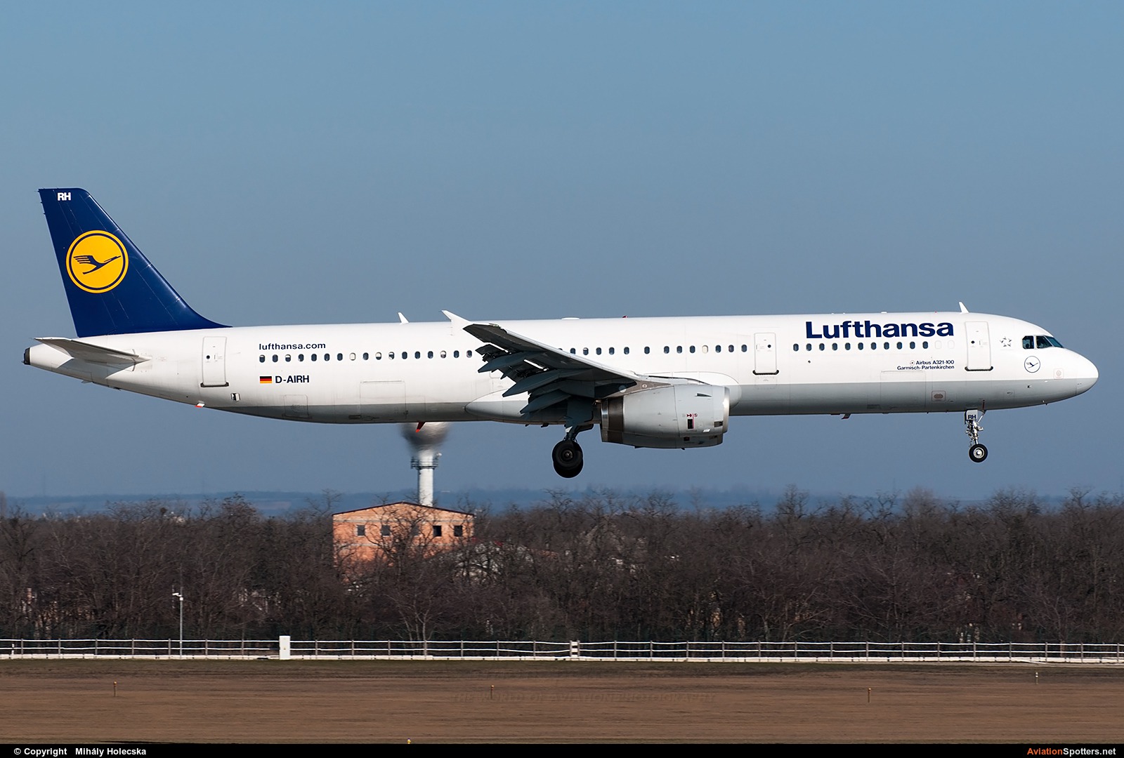 Lufthansa  -  A321  (D-AIRH) By Mihály Holecska (Misixx)