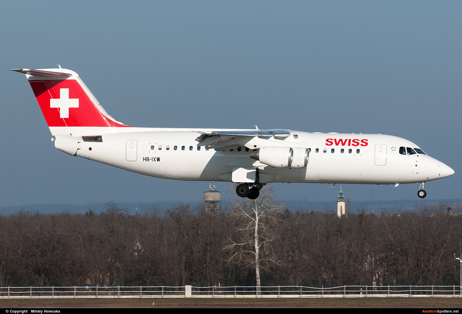 Swiss International  -  BAe 146-300-Avro RJ100  (HB-IXW) By Mihály Holecska (Misixx)