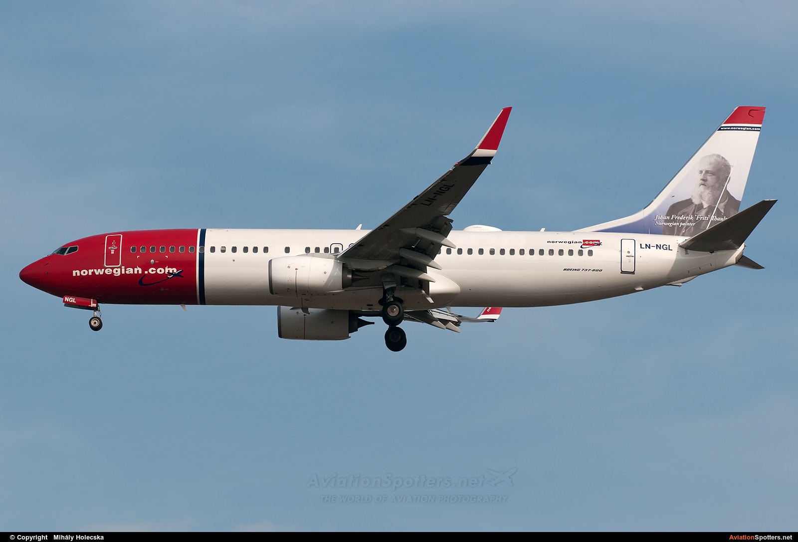 Norwegian Air Shuttle  -  737-800  (LN-NGL) By Mihály Holecska (Misixx)