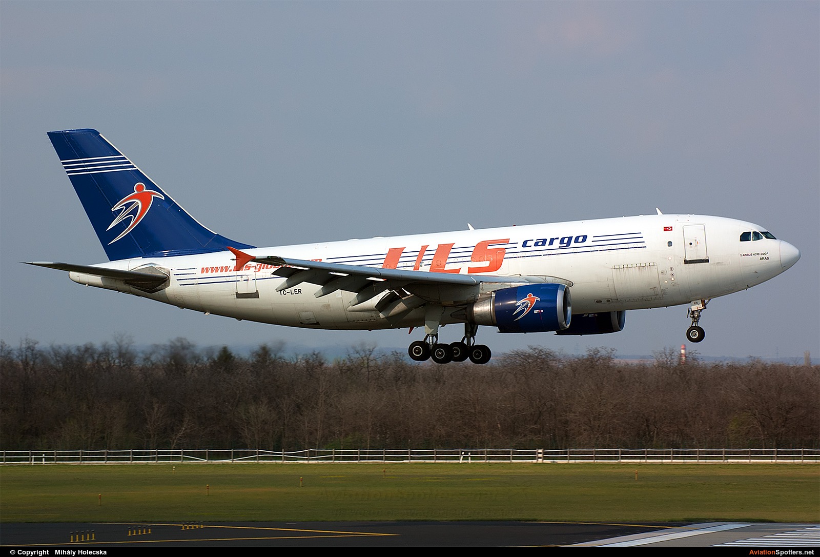 ULS Cargo  -  A310  (TC-LER) By Mihály Holecska (Misixx)