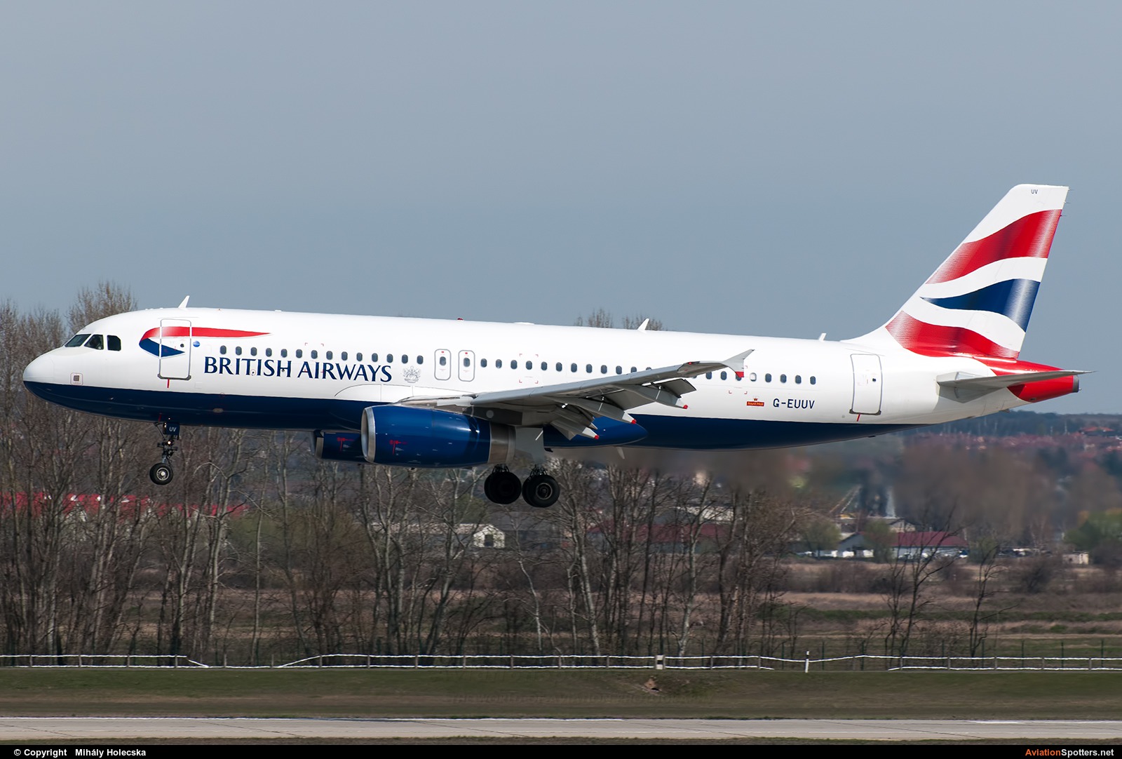 British Airways  -  A320  (G-EUUV) By Mihály Holecska (Misixx)