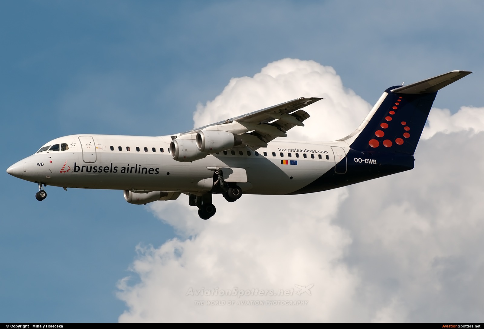 Brussels Airlines  -  BAe 146-300-Avro RJ100  (OO-DWB) By Mihály Holecska (Misixx)