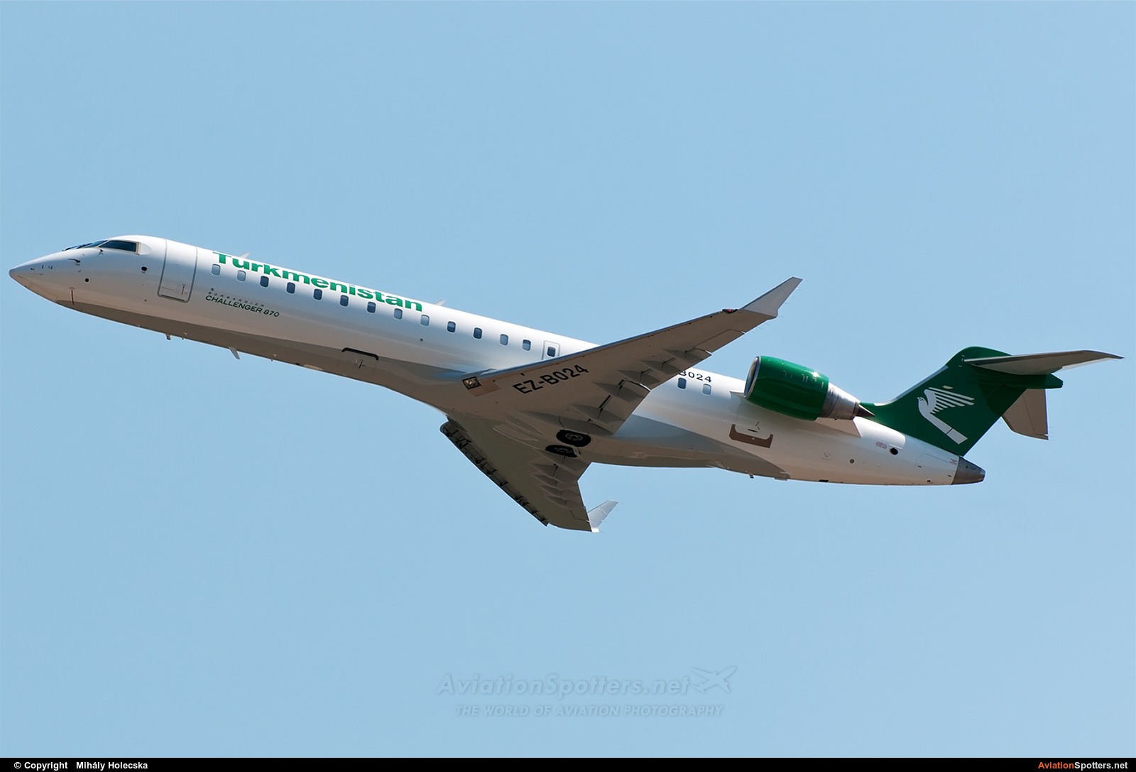 Turkmenistan - Government  -  CL-600 Regional Jet CRJ-200  (EZ-B024) By Mihály Holecska (Misixx)