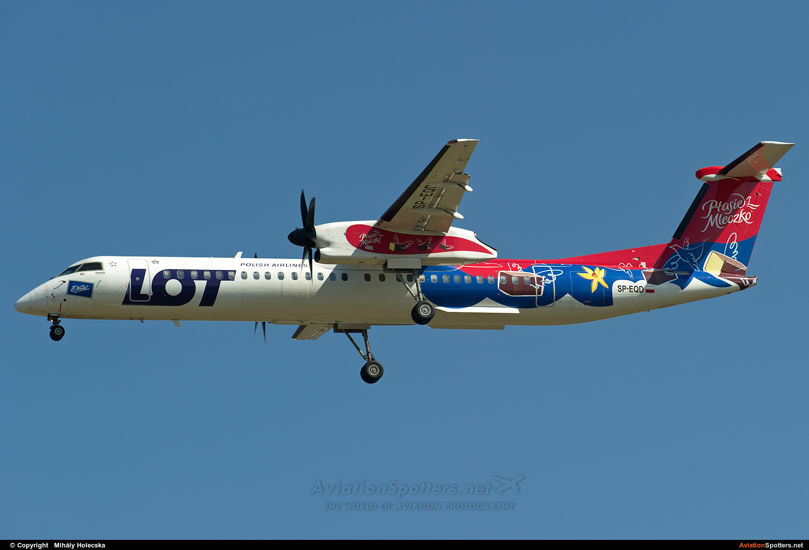 LOT - Polish Airlines  -  DHC-8-402Q Dash 8  (SP-EQD) By Mihály Holecska (Misixx)