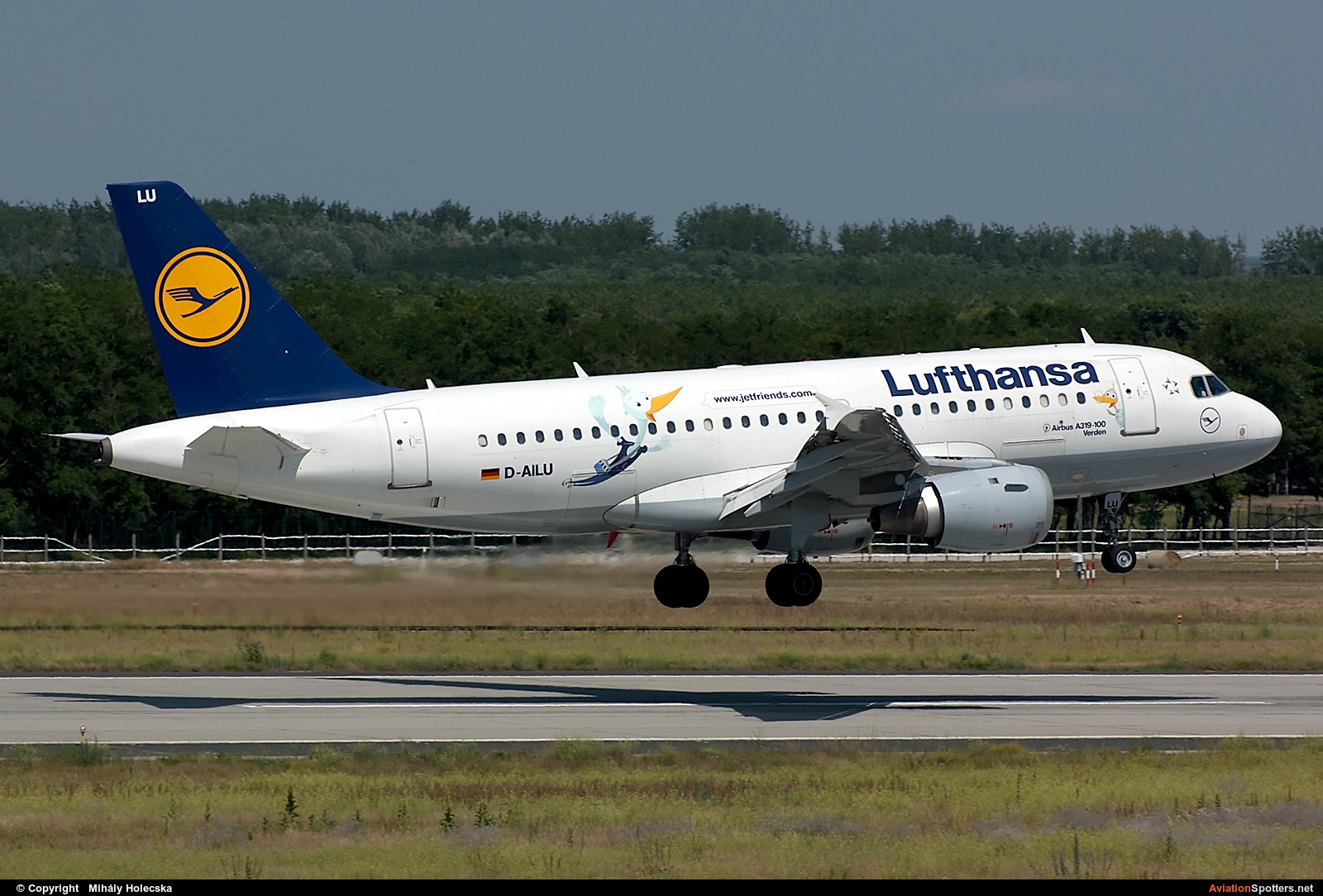 Lufthansa  -  A319  (D-AILU) By Mihály Holecska (Misixx)