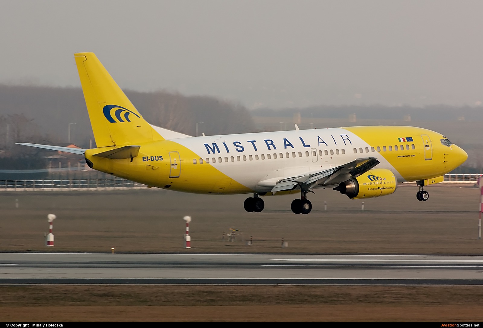 Mistral Air  -  737-300QC  (EI-DUS) By Mihály Holecska (Misixx)