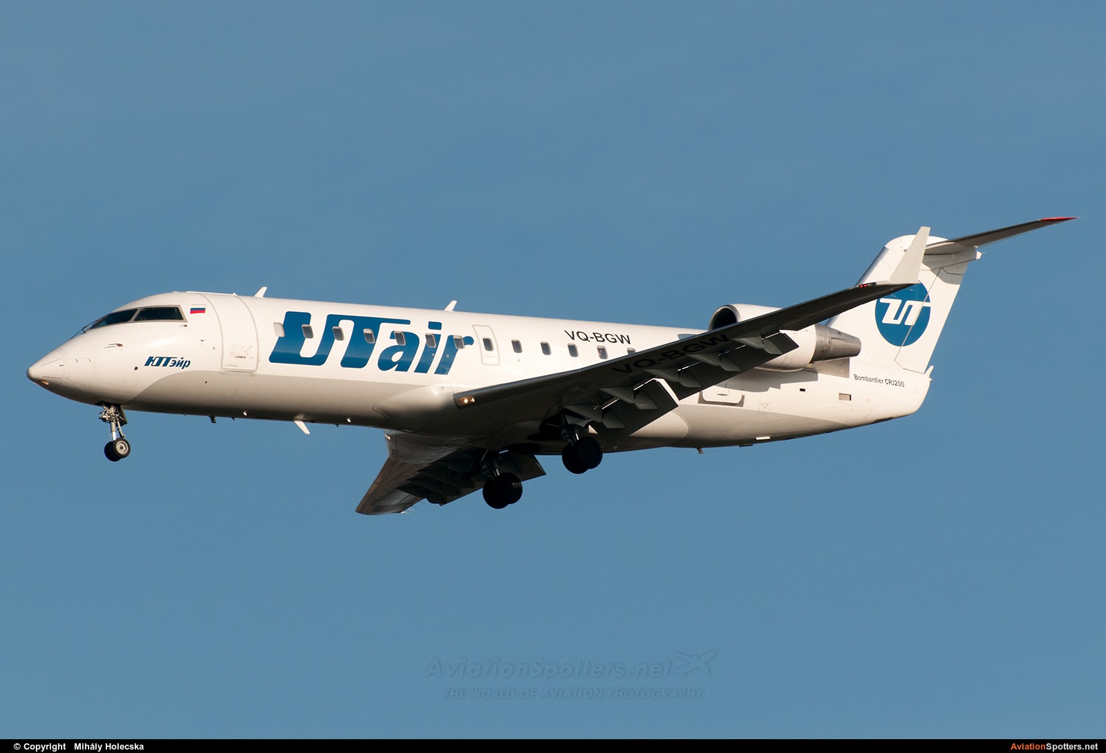 UTair  -  CL-600 Regional Jet CRJ-200  (VQ-BGW) By Mihály Holecska (Misixx)