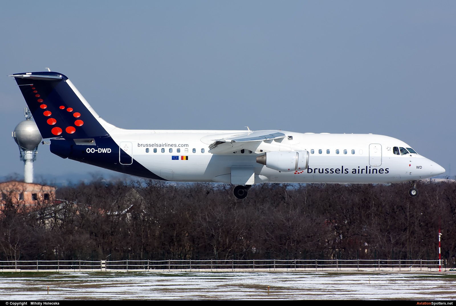 Brussels Airlines  -  BAe 146-300-Avro RJ100  (OO-DWD) By Mihály Holecska (Misixx)