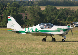 Aero - AT-3 R100  (HA-VOA) - Roodkop
