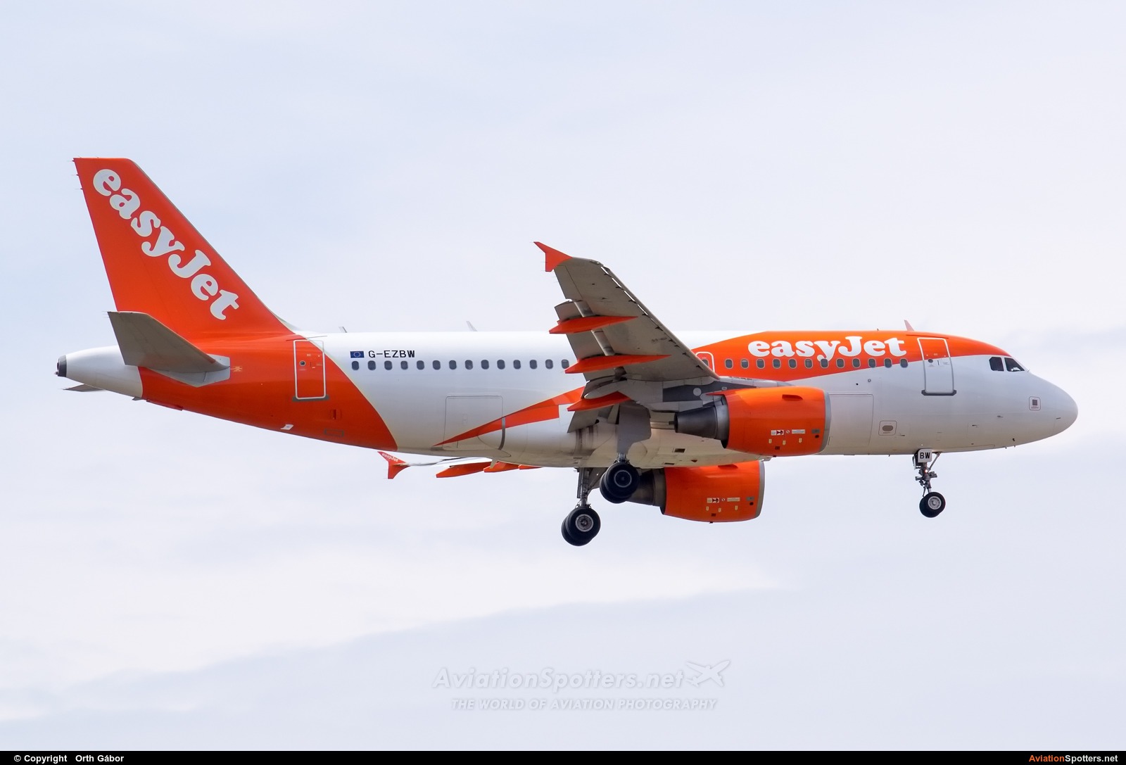 easyJet  -  A319-111  (G-EZBW) By Orth Gábor (Roodkop)