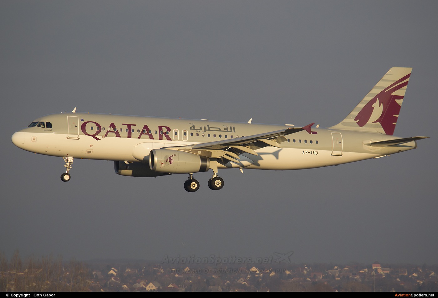 Qatar Airways  -  A320-232  (A7-AHU) By Orth Gábor (Roodkop)